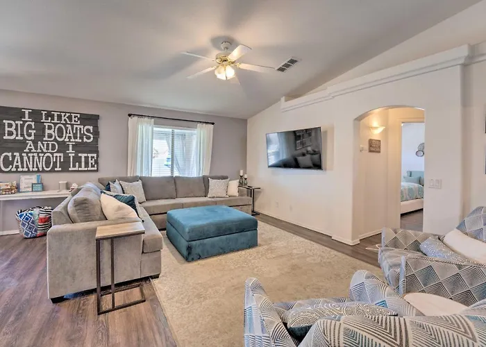 Havasu House: Grill & Ev Charger Hébergement de vacances *