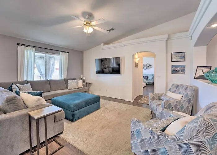 Havasu House: Grill & Ev Charger *