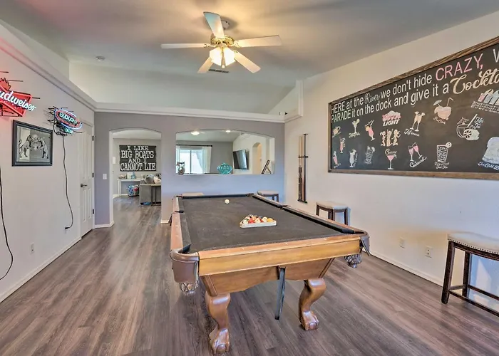 Havasu House: Grill & Ev Charger Hébergement de vacances *