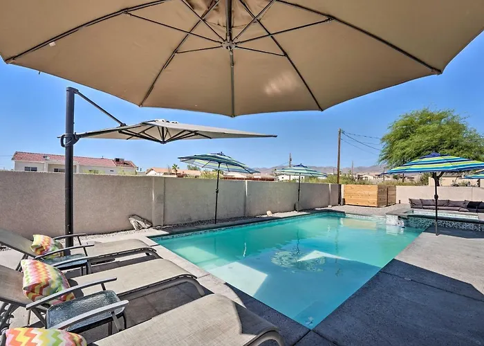 Havasu House: Grill & Ev Charger Hébergement de vacances